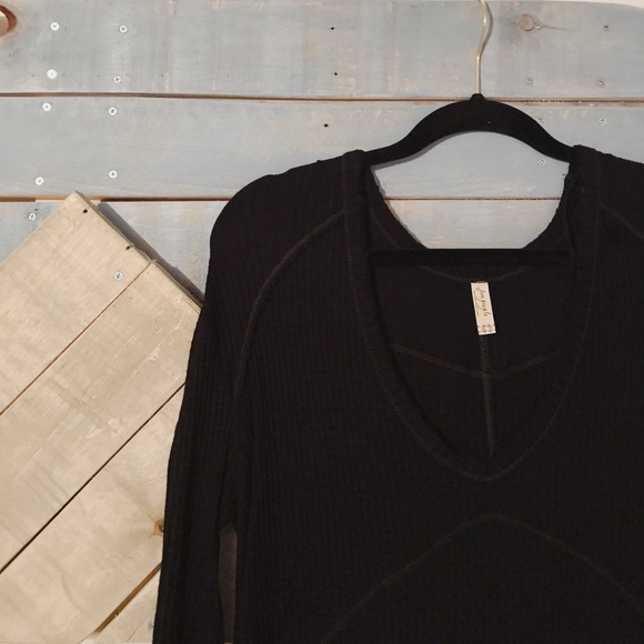 Free People black thermal top - Picture 2 of 4